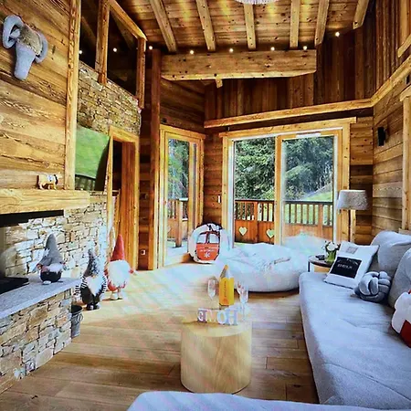 Apartment Appt Raffine A La Tania, Spa, Sauna, Ski-in Ski-out Courchevel